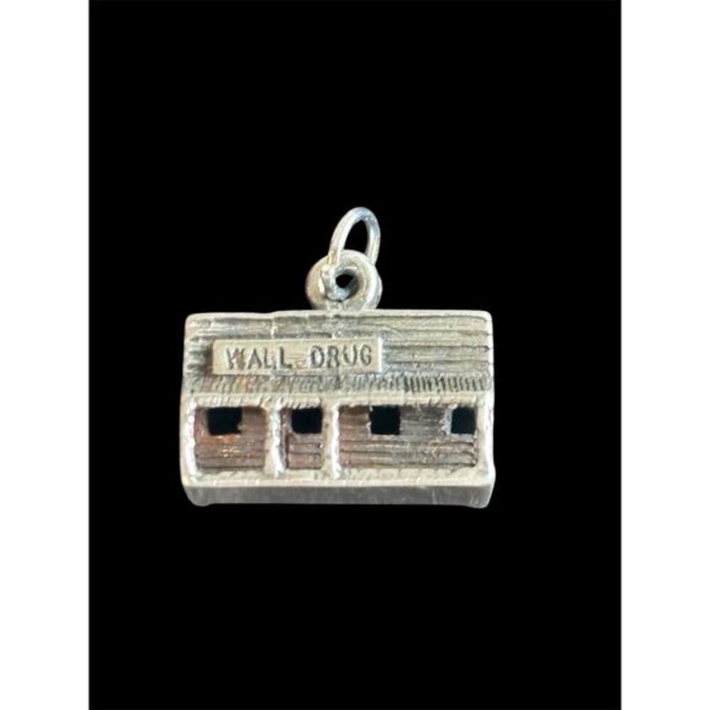 Vtg Sterling Silver 3D Wall Drug South Dakota Charm 925